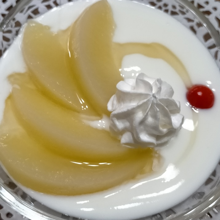 桃とホイップ*チェリー*はちみつのヨーグルト♪